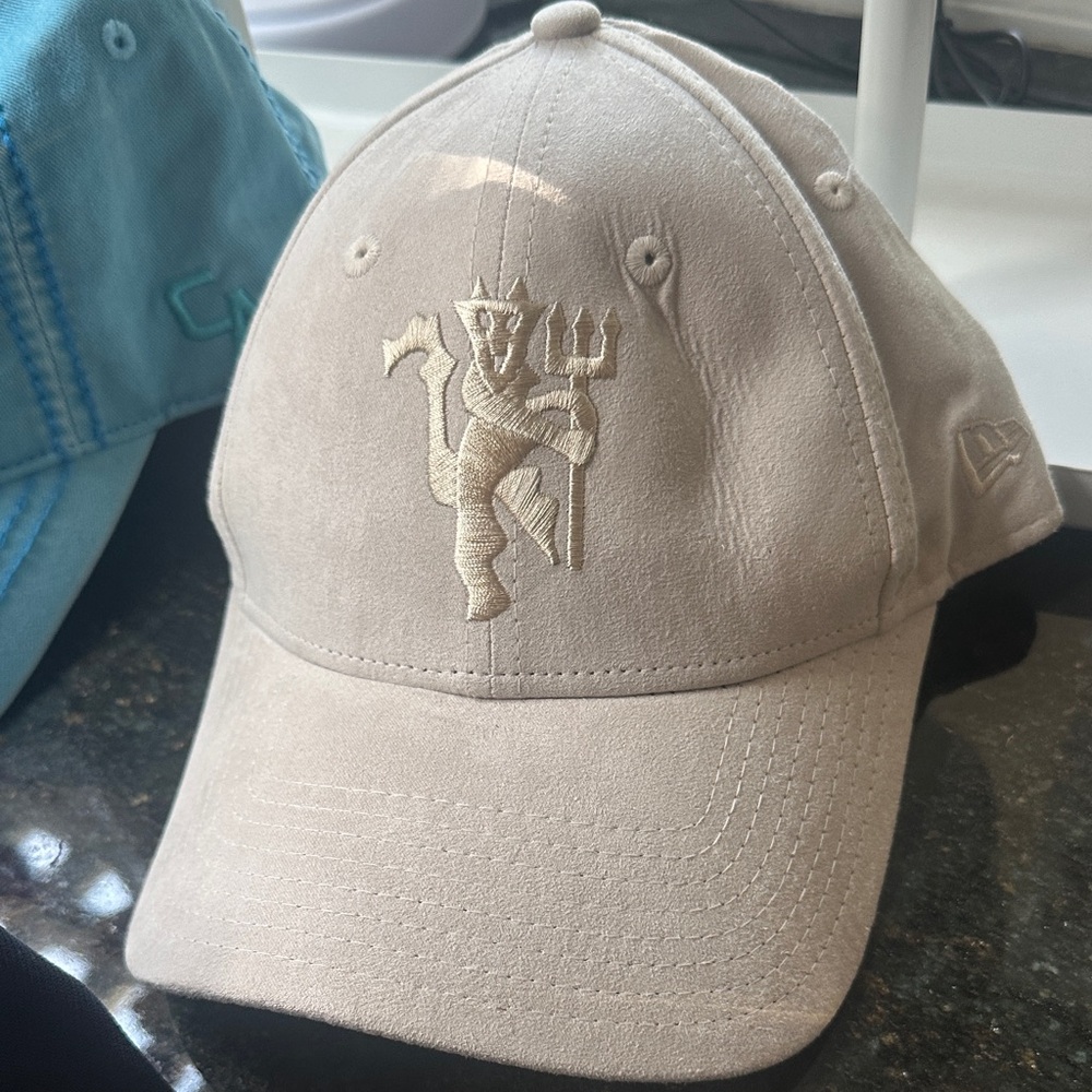 Men’s Embroidered Baseball Caps Set - Picture 5 of 16